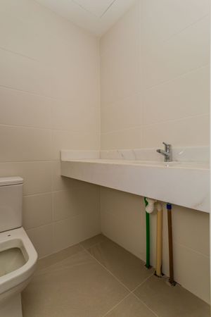 Image 21 - 243380