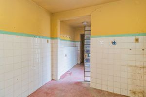 Image 21 - 243404