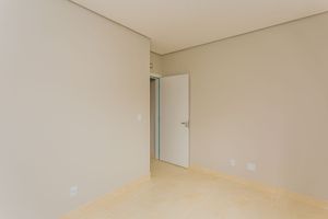 Image 18 - 243609