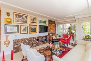 Image 27 - 243660