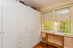 Image 34 - 243737