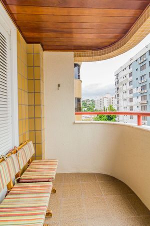 Image 15 - 243795