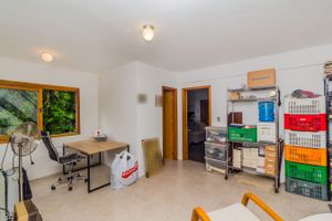 Image 34 - 243811