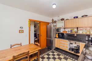 Image 38 - 243811
