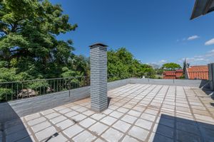 Image 44 - 243811