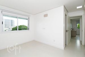 Image 14 - 243910