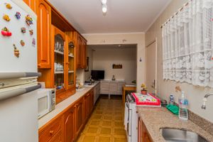 Image 20 - 243944