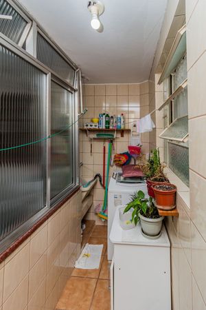 Image 22 - 243944