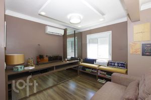 Image 19 - 243983