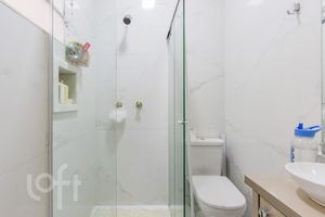 Image 19 - 244032