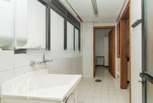 Image 15 - 244285