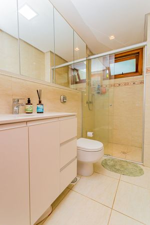 Image 19 - 244321