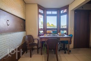 Image 25 - 244401