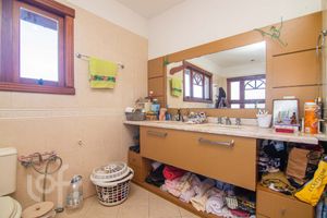 Image 28 - 244401