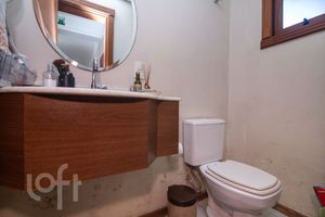 Image 31 - 244401