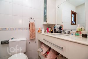 Image 30 - 244401