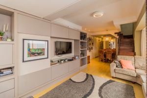 Image 1 - 244582