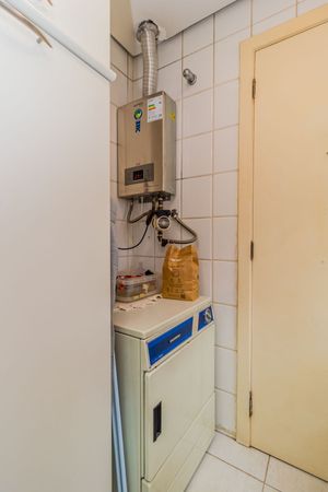 Image 20 - 244582