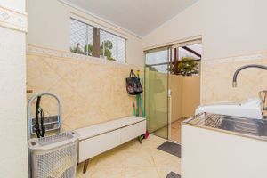 Image 21 - 244642