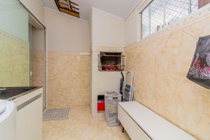 Image 23 - 244642
