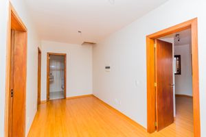 Image 18 - 244824