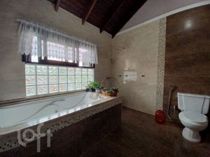 Image 19 - 244888
