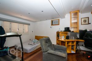 Image 17 - 245046