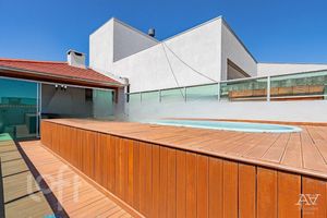 Image 33 - 245253