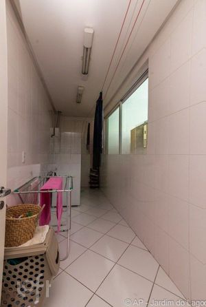 Image 10 - 245459