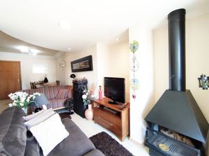 Image 1 - 245817