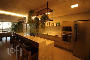 Image 17 - 246746