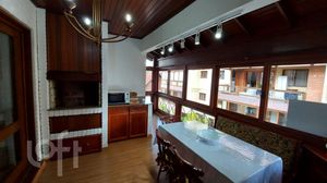 Image 17 - 247008