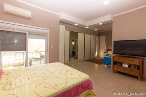 Image 18 - 247473