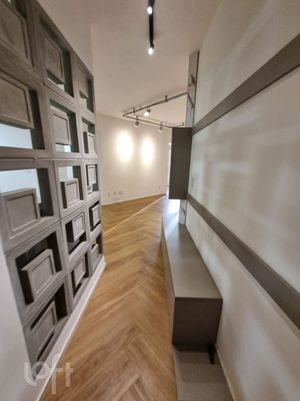 Image 5 - 247537