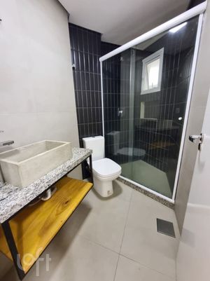 Image 11 - 247537