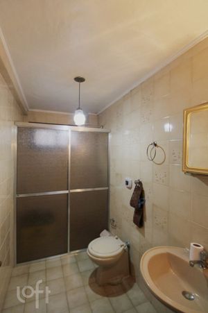 Image 37 - 247656