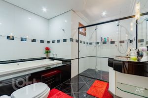 Image 35 - 247690