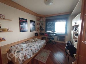 Image 25 - 247711