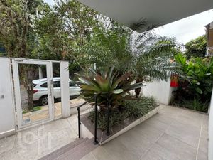 Image 19 - 247744