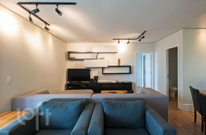 Image 3 - 248704