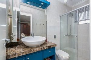 Image 18 - 249593
