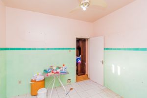 Image 28 - 249683