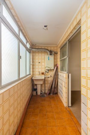 Image 28 - 249853