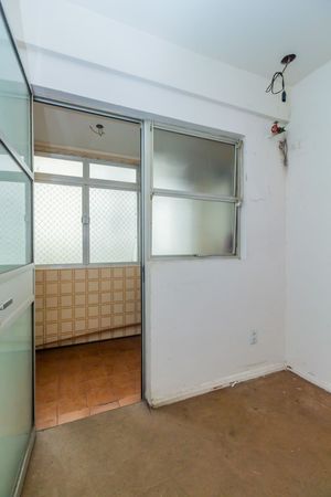 Image 31 - 249853
