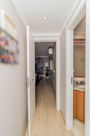 Image 11 - 249880