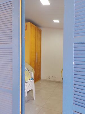 Image 18 - 249890
