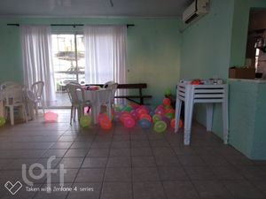 Image 17 - 249996