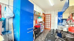 Image 31 - 250001