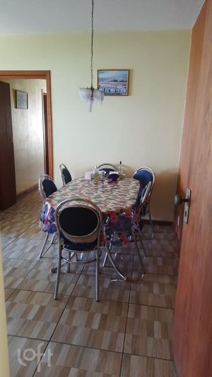 Image 10 - 250001