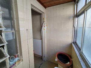 Image 4 - 250010